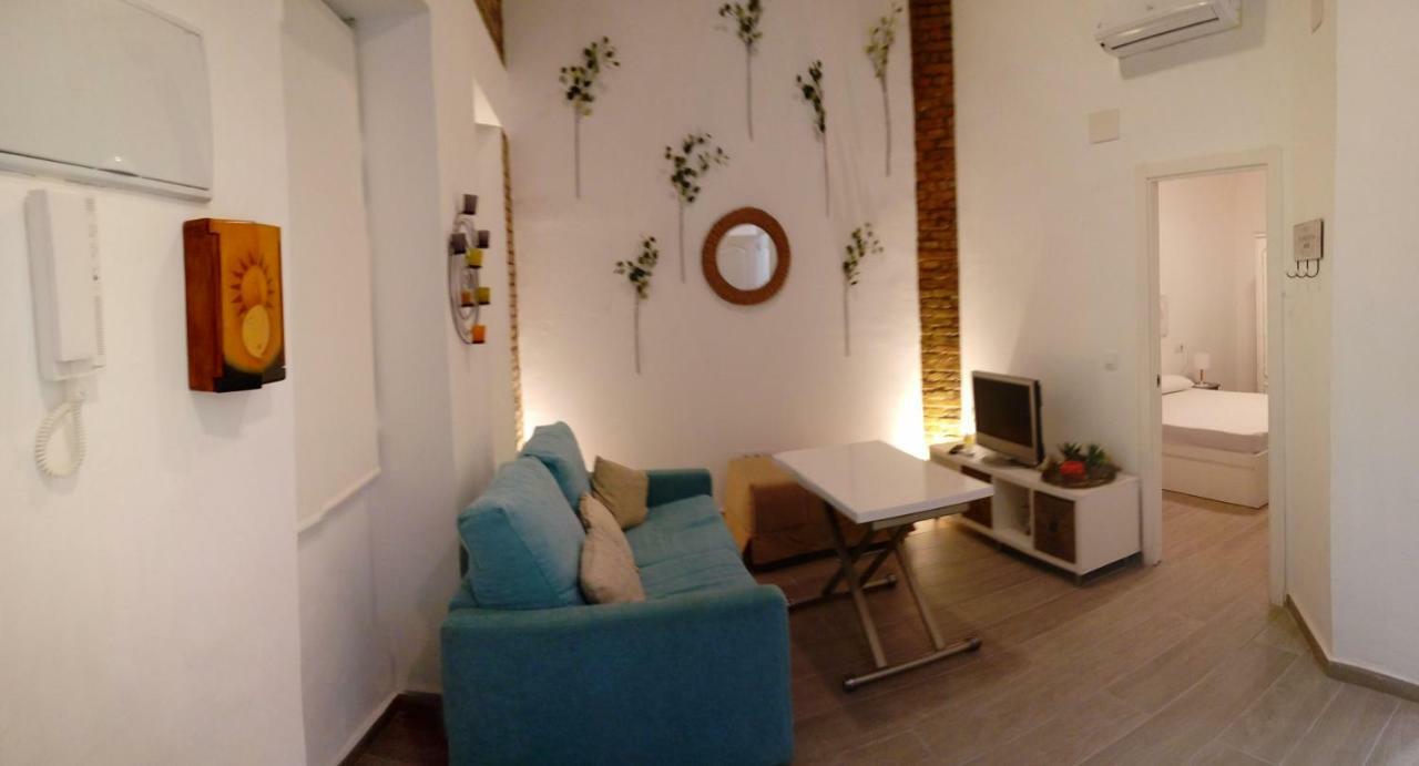 Acogedor Apartamento En Triana Sevilla ภายนอก รูปภาพ